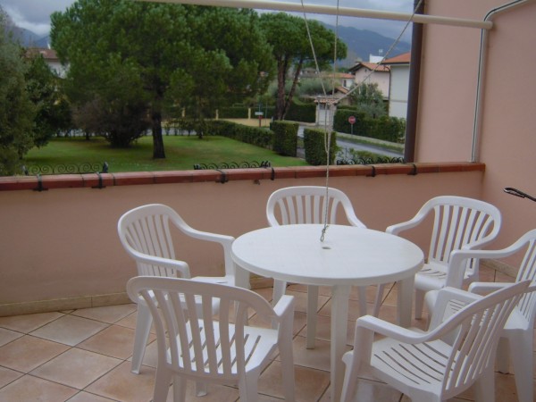 Apartment in rent, Forte dei Marmi, Vittoria Apuana 