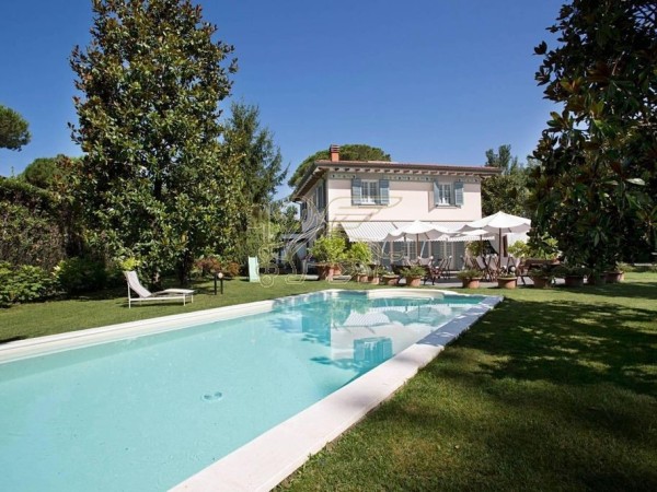 Villa with pool in rents, Forte dei Marmi 