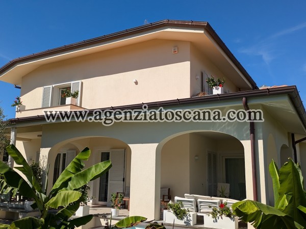 Two-family Villa for sale, Forte Dei Marmi - Centrale -  2