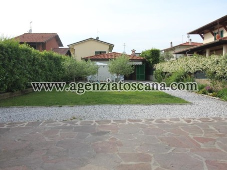 Villetta Singola Con Ampio Giardino