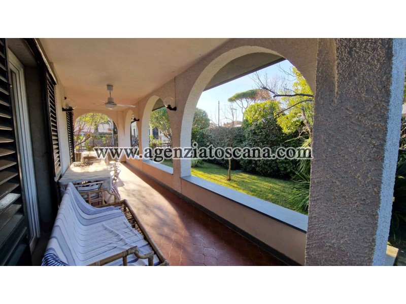 Two-family Villa for rent, Forte Dei Marmi - Centrale -  10