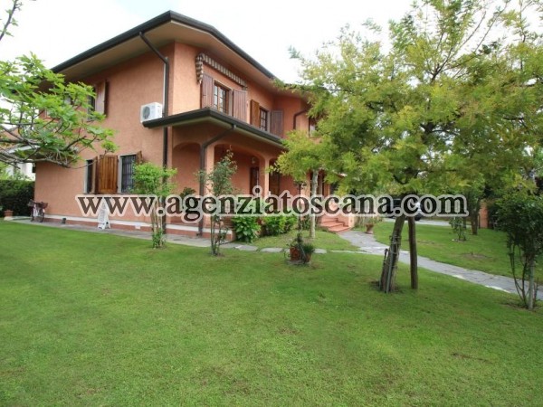 Villa Singola Con Giardino