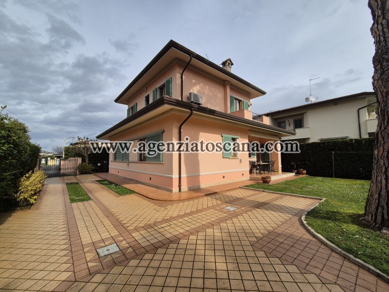Villetta Singola за арендная плата, Forte Dei Marmi -  0