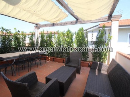 Appartamento Al Primo Piano Con Terrazzo Abitabile