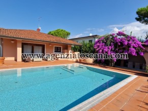 Villa Con Piscina