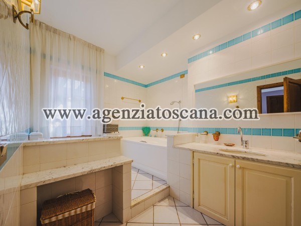 вилла с бассейном за продажа, Forte Dei Marmi - Vittoria Apuana -  22