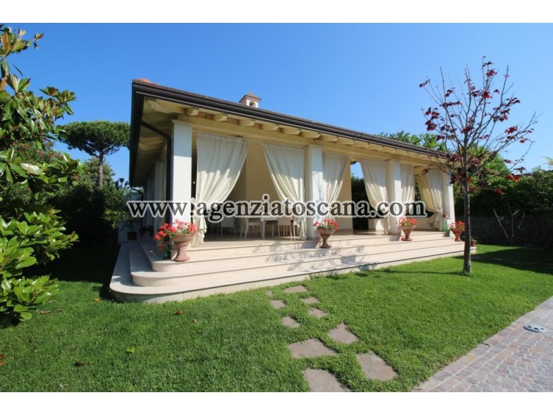 Вилла бифамильяре за арендная плата, Forte Dei Marmi - Centrale -  1