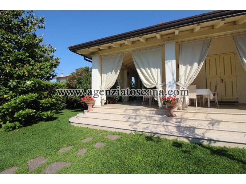 Вилла бифамильяре за арендная плата, Forte Dei Marmi - Centrale -  3