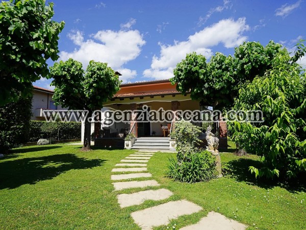 Two-family Villa for sale, Forte Dei Marmi - Centrale -  1