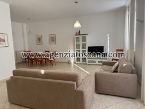 Appartamento Con Terrazzo Abitabile A Due Passi Dal Mare