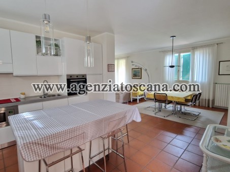 Appartamento Con Terrazzo Abitabile  Al Primo Piano