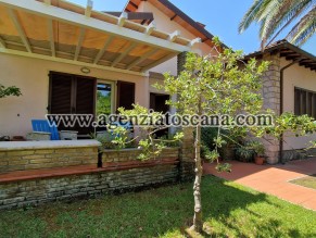 Villa Singola Con Giardino