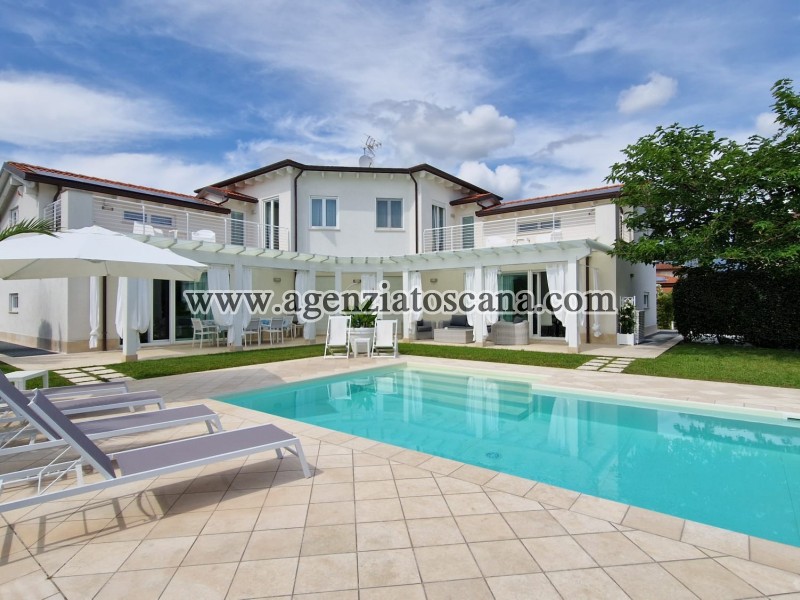 Villa With Pool for rent, Forte Dei Marmi - Centrale -  0