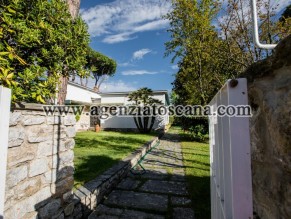 Villa Singola Con Grande Giardino