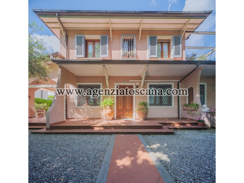 Вилла за продажа, Forte Dei Marmi - Centro Storico -  0