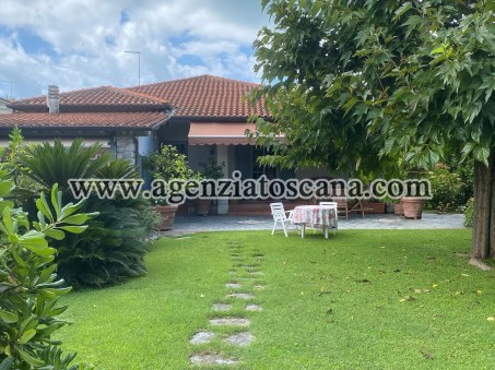 Villetta Con Giardino