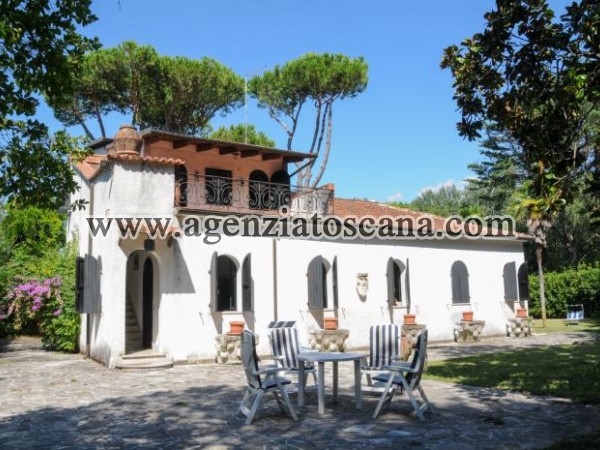 Villa for rent, Massa - Poveromo -  2