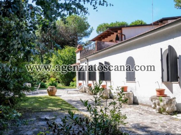 Villa for rent, Massa - Poveromo -  1