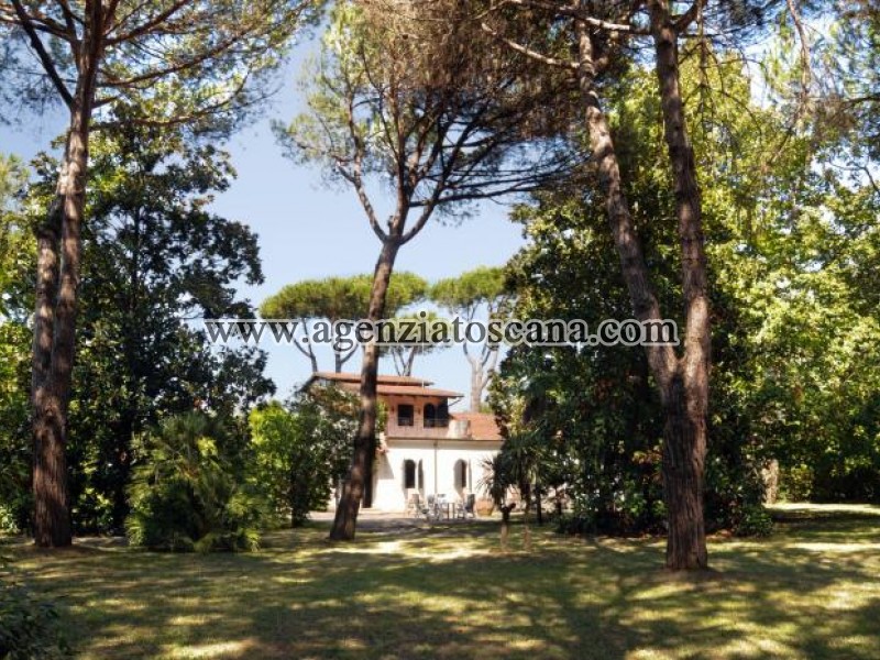 Stupenda Villa Storica Con Parco A 10 Minuti Da Forte Dei Marmi