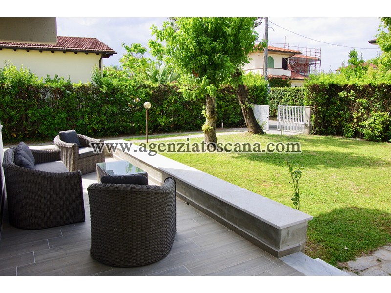 Вилла бифамильяре за арендная плата, Forte Dei Marmi - Centrale -  1