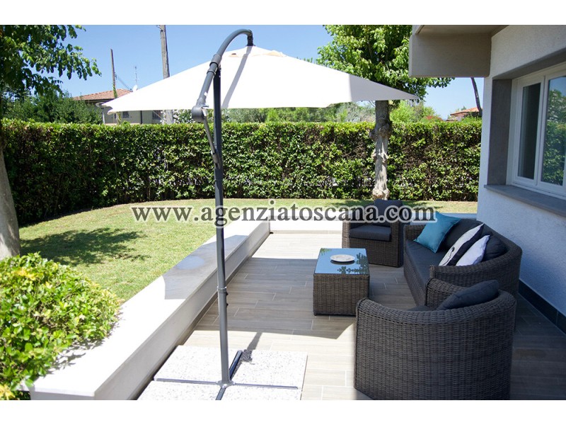 Вилла бифамильяре за арендная плата, Forte Dei Marmi - Centrale -  2