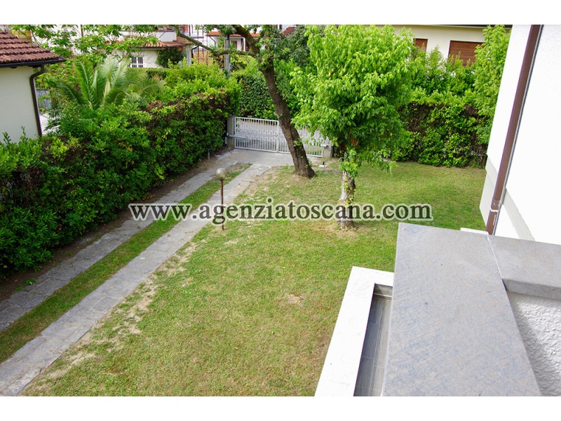 Вилла бифамильяре за арендная плата, Forte Dei Marmi - Centrale -  4