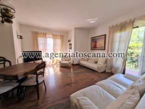 Forte Dei Marmi Centrale Villetta  Singola Con Posto Auto