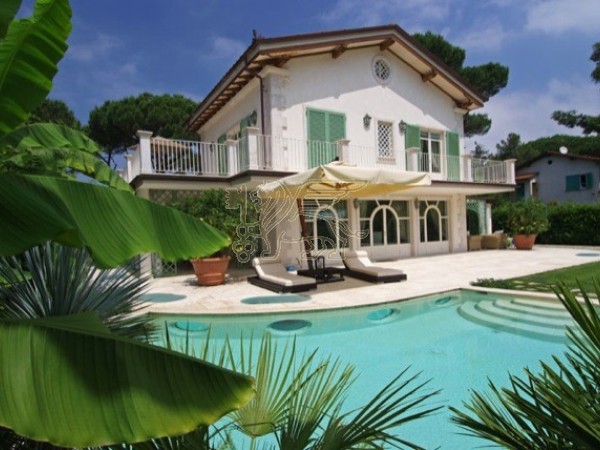 Villa con Piscina in affitto, Forte dei Marmi 