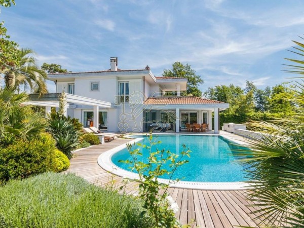 Villa con Piscina in affitto, Forte dei Marmi 