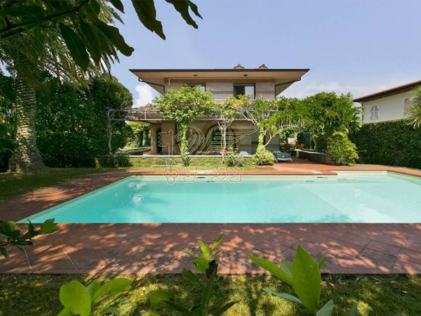 Villa con Piscina in affitto, Forte dei Marmi 