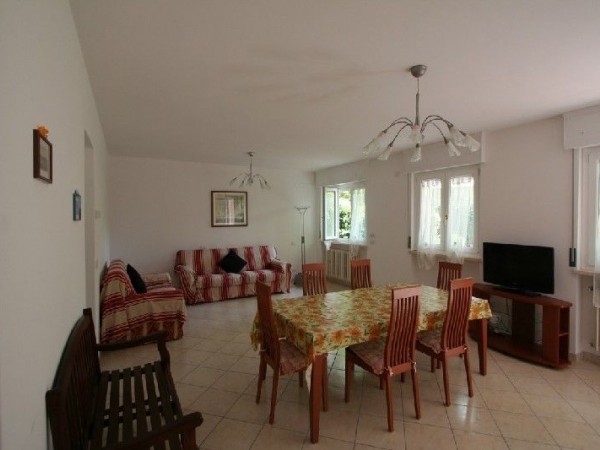 Reference 96-5 PL - Terraced House  for Rent in Forte Dei Marmi