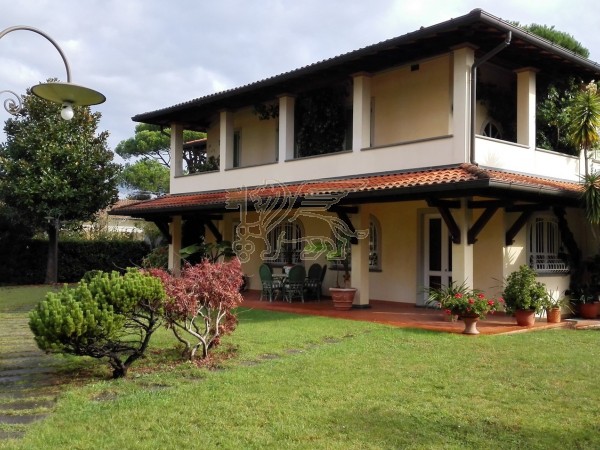 Villa in affitto, Forte dei Marmi 