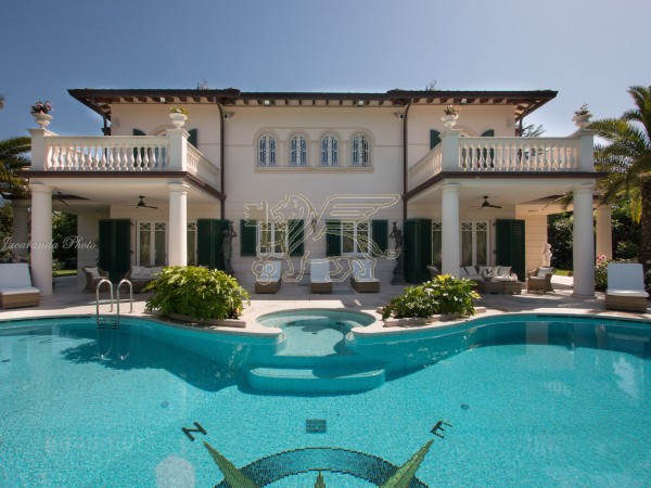 Villa con Piscina in affitto, Forte dei Marmi 