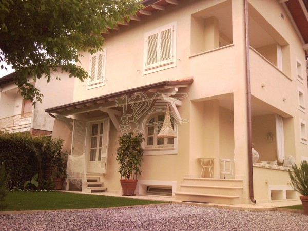 Villa Bifamiliare in affitto, Forte dei Marmi 
