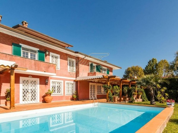 Villa con Piscina in vendita, Forte dei Marmi, Centro 