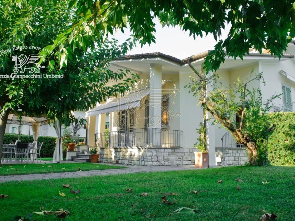 Villa con Piscina in affitto, Forte dei Marmi 