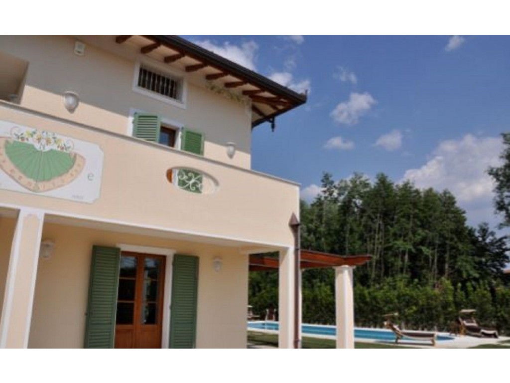 Rif.300 - cover Splendida villa con piscina
