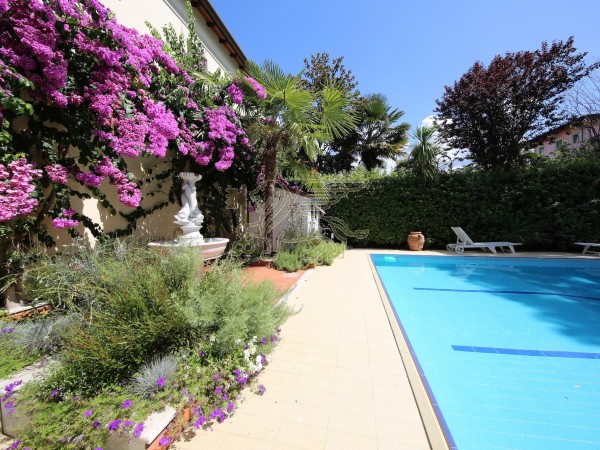 Villa con Piscina in vendita, Forte dei Marmi 