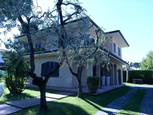 Villa in affitto, Forte dei Marmi 