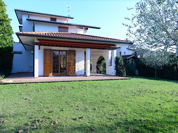 Villa in affitto, Forte dei Marmi 