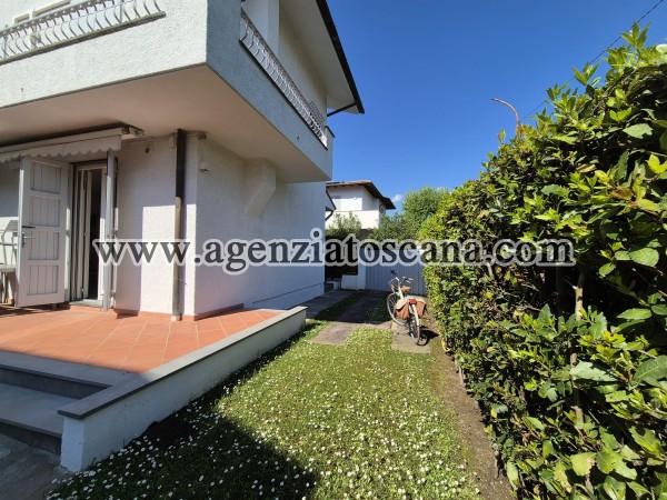 Two-family Villa for sale, Forte Dei Marmi - Centrale -  26