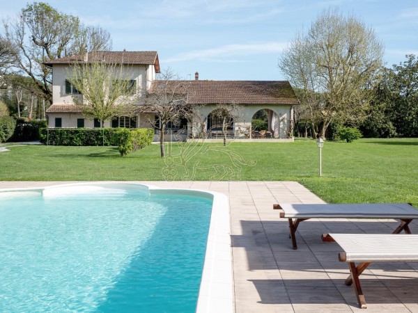 Villa con Piscina in affitto, Forte dei Marmi 