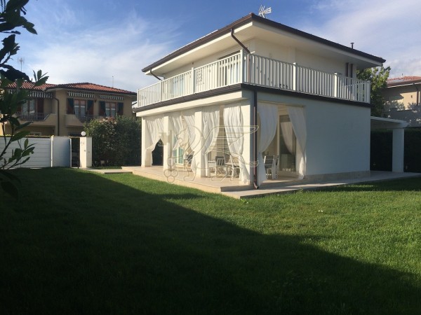 Villa in affitto, Forte dei Marmi 