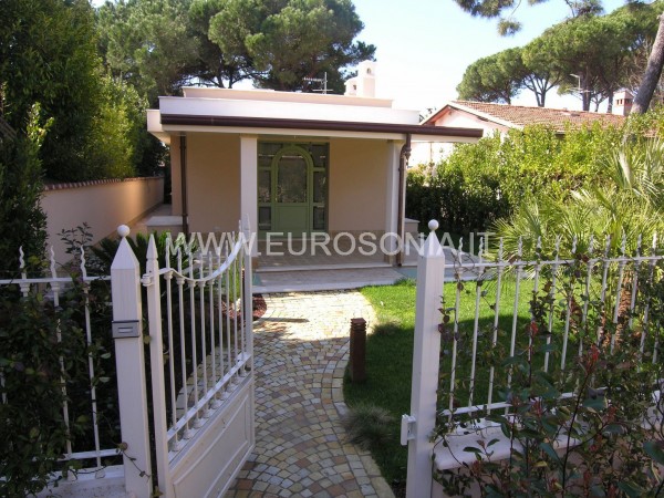 Reference ST 8502 - Detached House in Sales a Forte Dei Marmi
