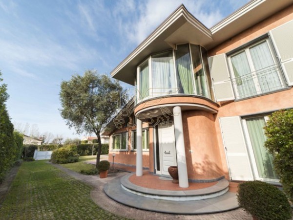 Villa con Piscina in vendita, Forte dei Marmi 