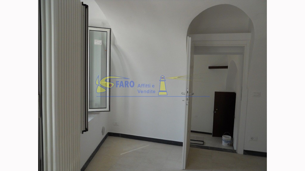 Appartamentoin Affitto, Dolceacqua - Centrale - Riferimento: a040