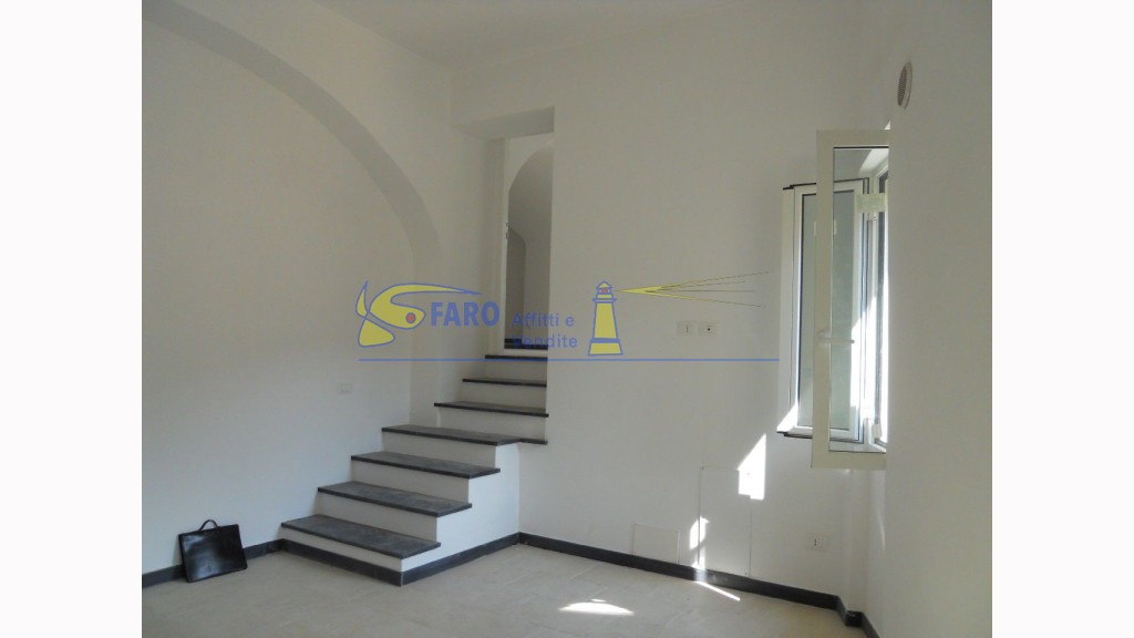 Appartamentoin Affitto, Dolceacqua - Centrale - Riferimento: a040
