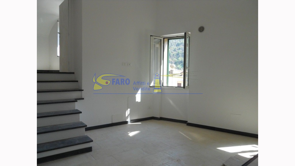 Appartamentoin Affitto, Dolceacqua - Centrale - Riferimento: a040