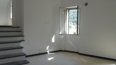 Appartamentoin Affitto, Dolceacqua - Centrale - Riferimento: a040