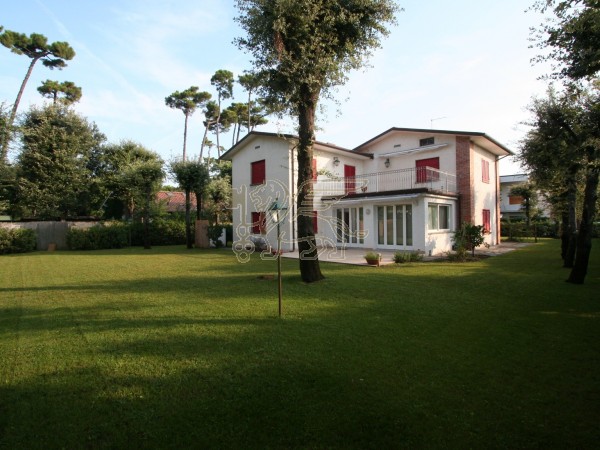 Villa in affitto, Forte dei Marmi 